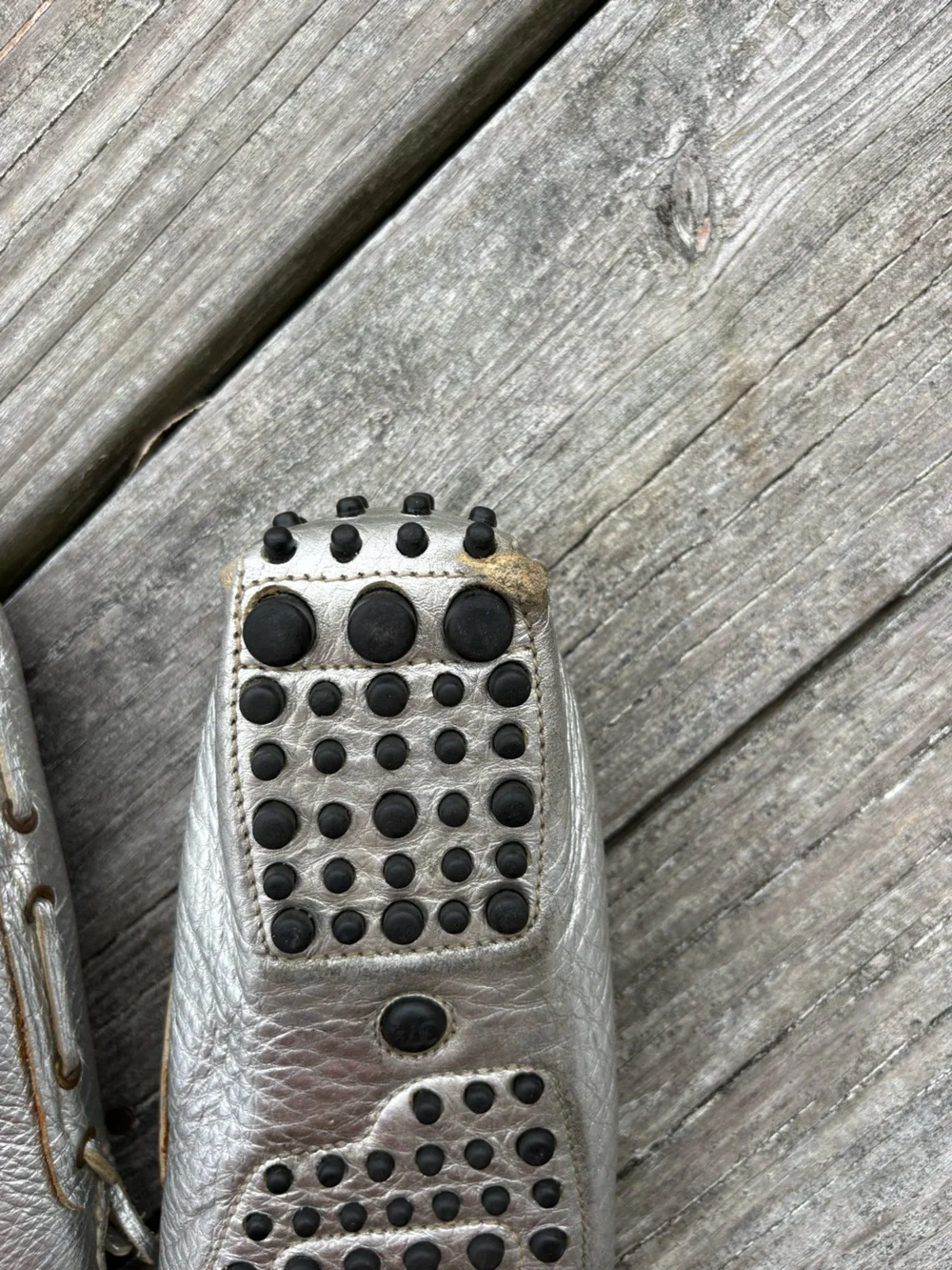 Vintage 2006/2007 The Original Car Shoe Metallic Silver Leather Driving Loafers